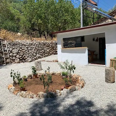 Bademlique Stone House קס